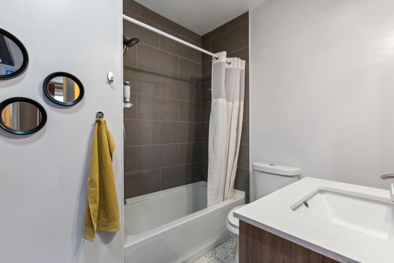 Pristine Townhouse With Rooftop Deck Near Canton! Baltimore Kültér fotó